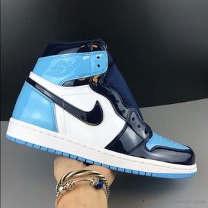 UNC retro jordan’s size 7